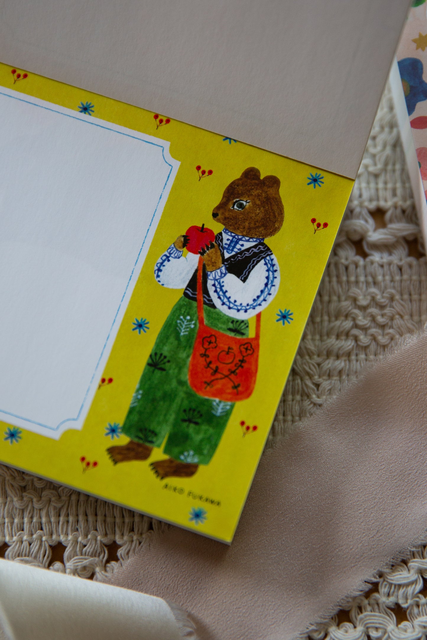 Aiko Fukawa || Cozyca Memo Pad  - Flower and Animals