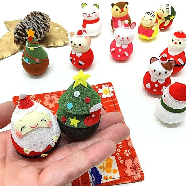 Christmas Okiagari Koboshi – Festive Wobbling Dolls