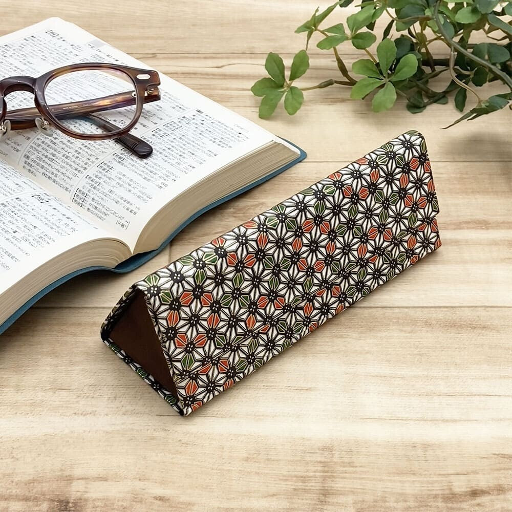 Yuzen Paper Folding Case ||  Hemp Leaves Design